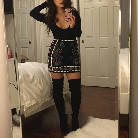 Missguided embroidered suede skirt - Picture 4 of 4